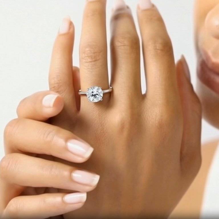 Round Diamond Engagement Ring