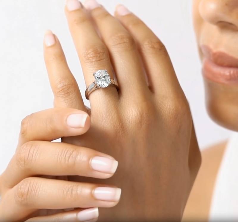 Elegant Oval Diamond Engagement Ring