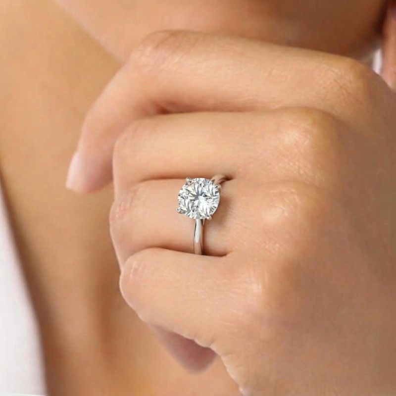 Round Diamond Engagement Ring