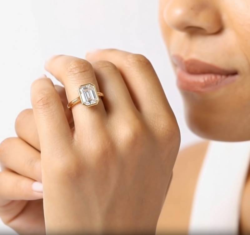 Elegant Emerald Diamond Bezel Set Engagement Ring