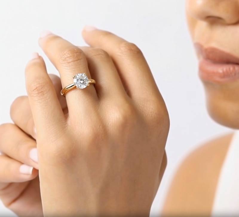 Round Diamond Solitaire Engagement Ring