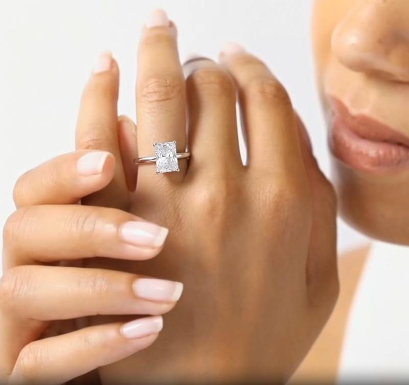 Elegant Radiant Diamond Engagement Ring