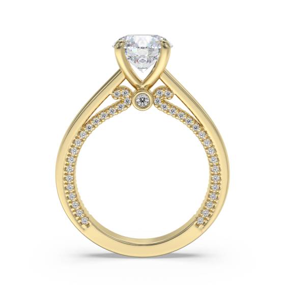 Elegant Round Diamond Engagement Ring