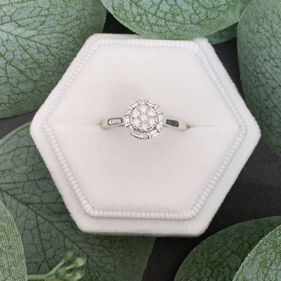 0.23ct VS/E-F Natural Round Diamond Cluster Ring in 18k White Gold