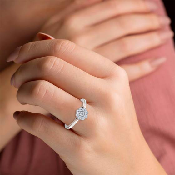 0.25ct VS/E-F Natural Round Diamond Cluster Ring in 18k White Gold