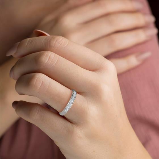 0.25ct VS/E-F Natural Round Diamond Eternity Ring in Platinum