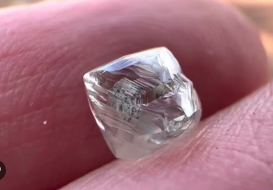 What is uncut Diamond Jewellery?